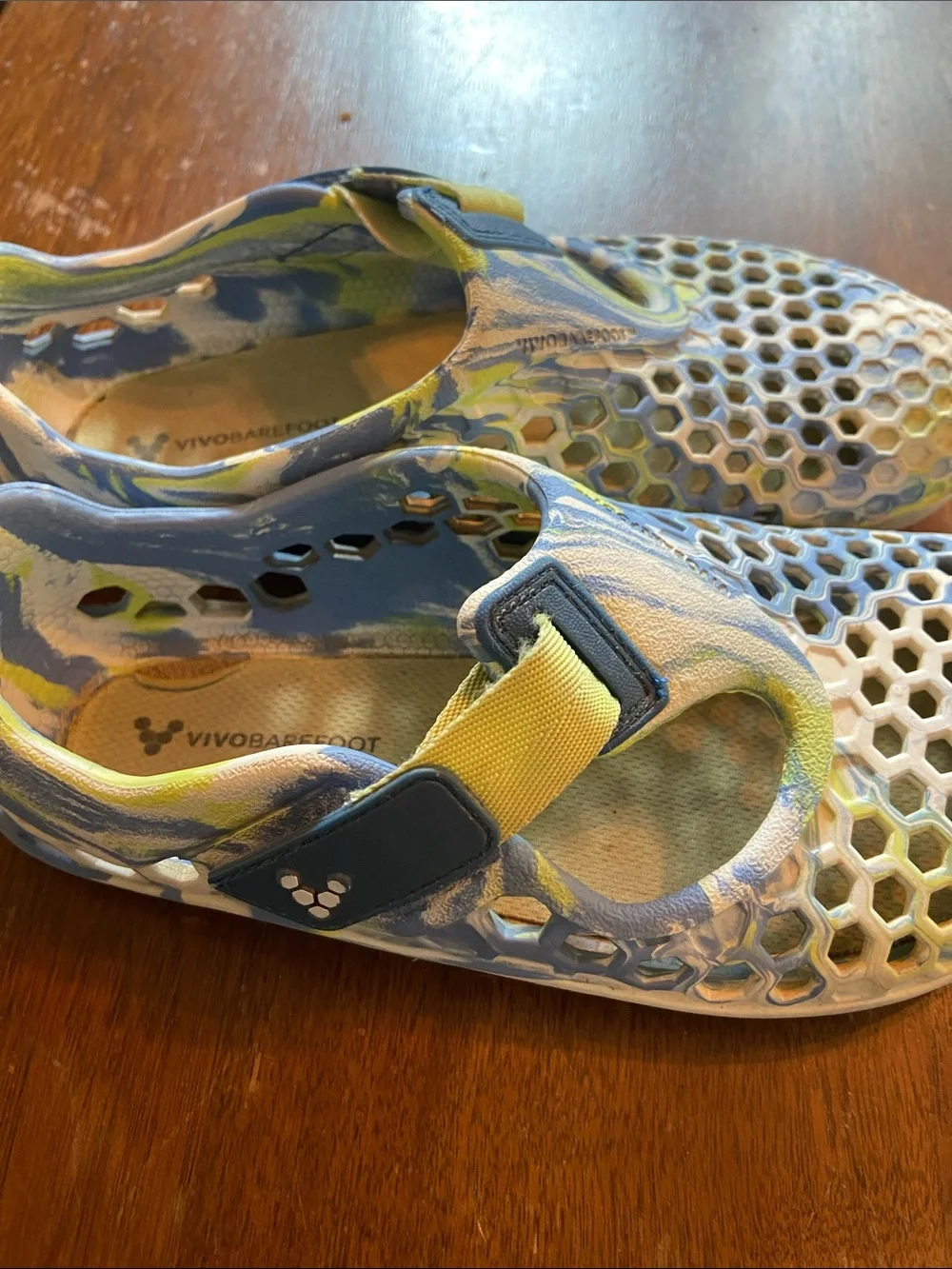 Vivobarefoot kids Ultra Bloom water shoes US 1 / EU 32
